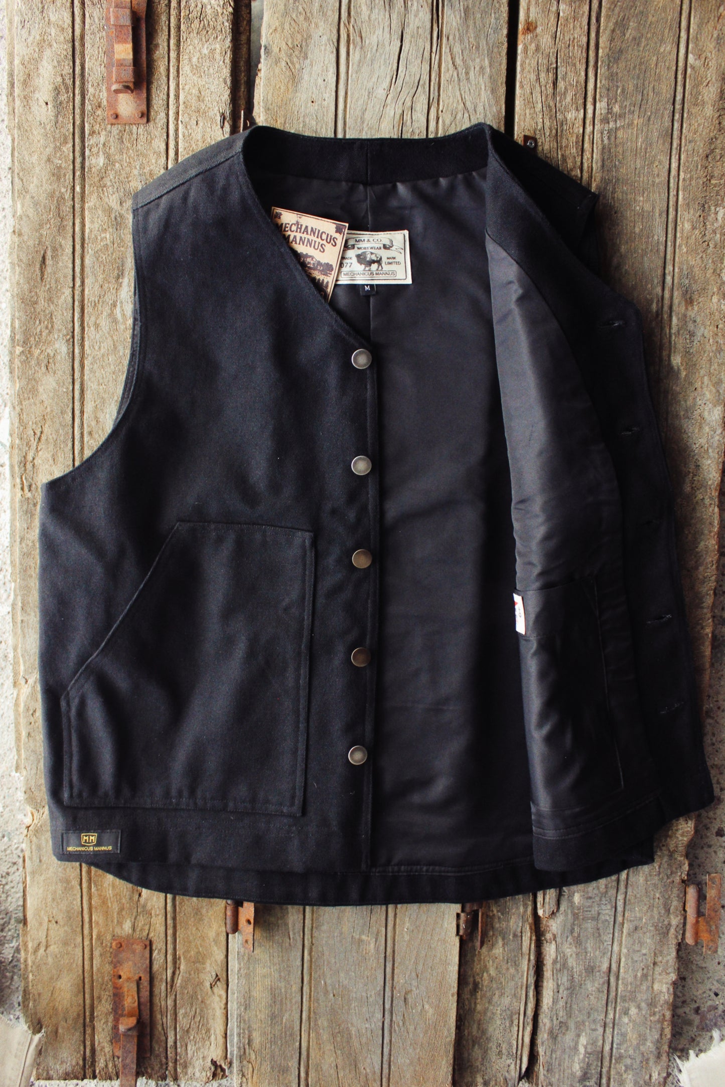 The ‘ 077 work vest v1 ’